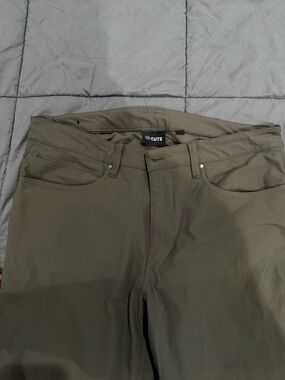 Cuts Clothing Men's Chinos in Olive Green